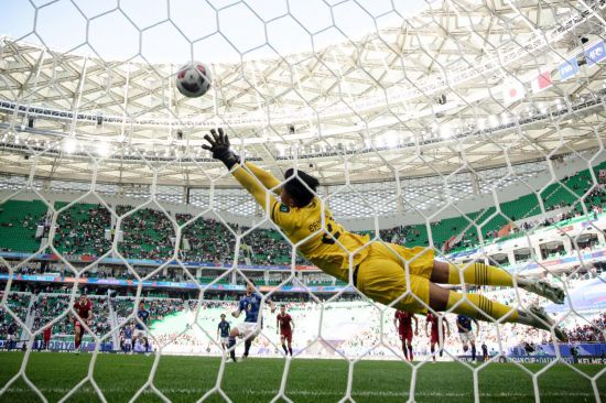 体育梅西缺席球队训练 被曝腿筋不适