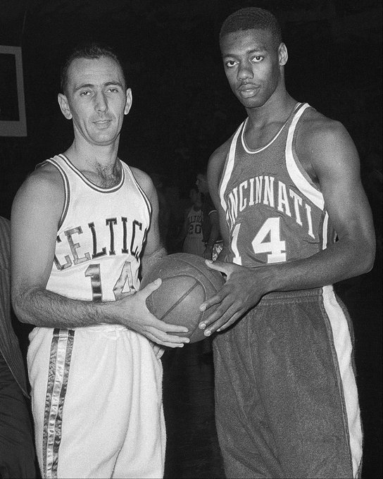 维亚纳：我们每天都能看到鲁本的努力，他是曼城成功的重要原因