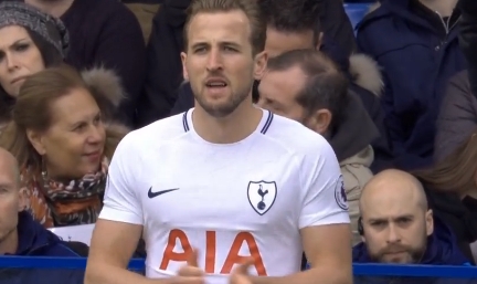 西班牙超级杯足球赛:巴塞罗那队连续三届打进决赛.