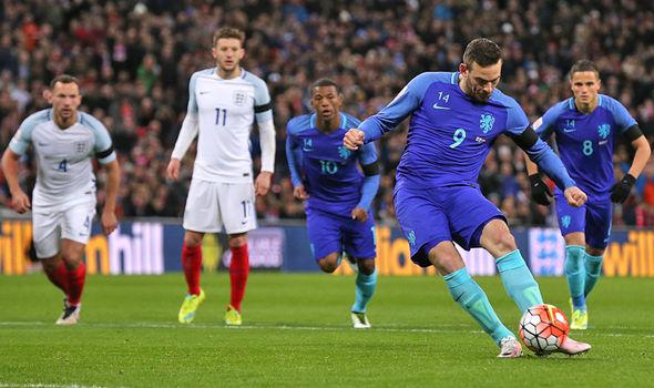 内马尔社媒：非常重要的胜利，加油桑托斯🤍🖤.