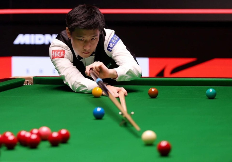 “詹姆斯超越科比成为历史得分王,球迷热议”.