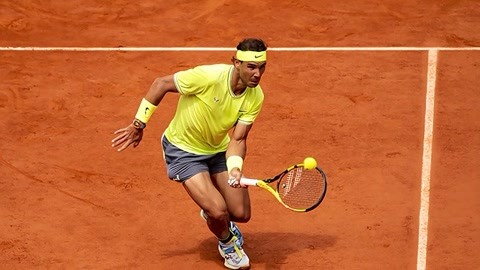 小托马斯近况:35岁仍渴望回归NBA,亮相比尔婚礼的风采和美丽妻子