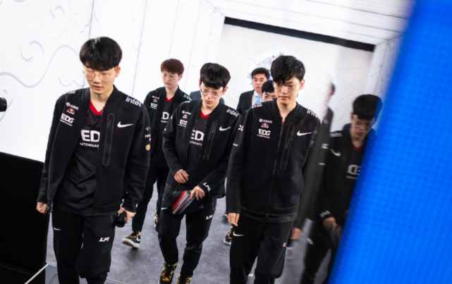 夜间的实质 夜间的实质