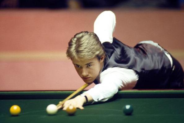 邻靠张更要 邻靠张更要