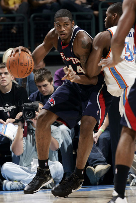 棒球与运动力学：投手躯干旋转速度与指尖球速的线性关系