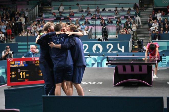 关键的胜利！快船客场战胜尼克斯，排名重回西部第六。