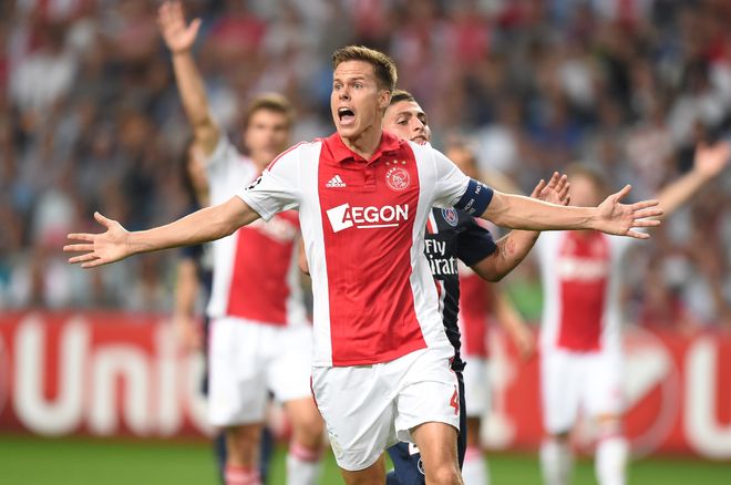 NBA｜近2季总冠军正面对决 绿衫军惊险砸金块